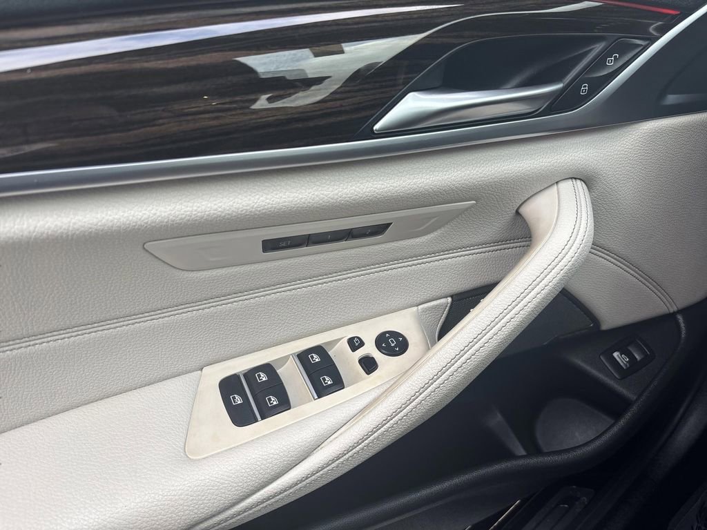 Used 2023 BMW 530i xDrive w/ Premium Package image 29