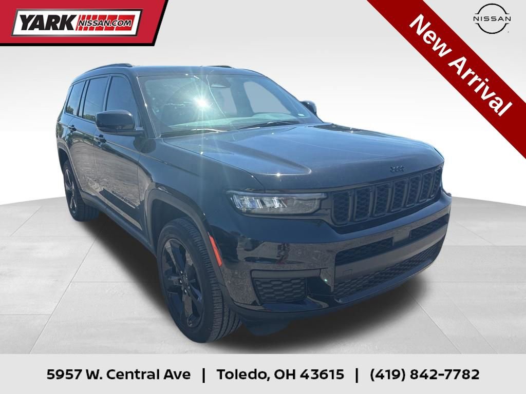 Used 2023 Jeep Grand Cherokee L Laredo AWD/4WD image 1