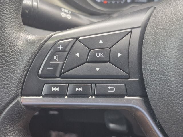 Used 2020 Nissan Versa SV FWD image 12