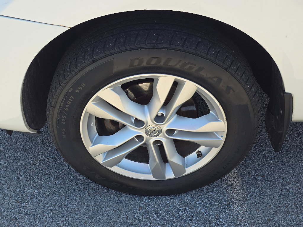 Used 2012 Nissan Rogue SV AWD/4WD image 10