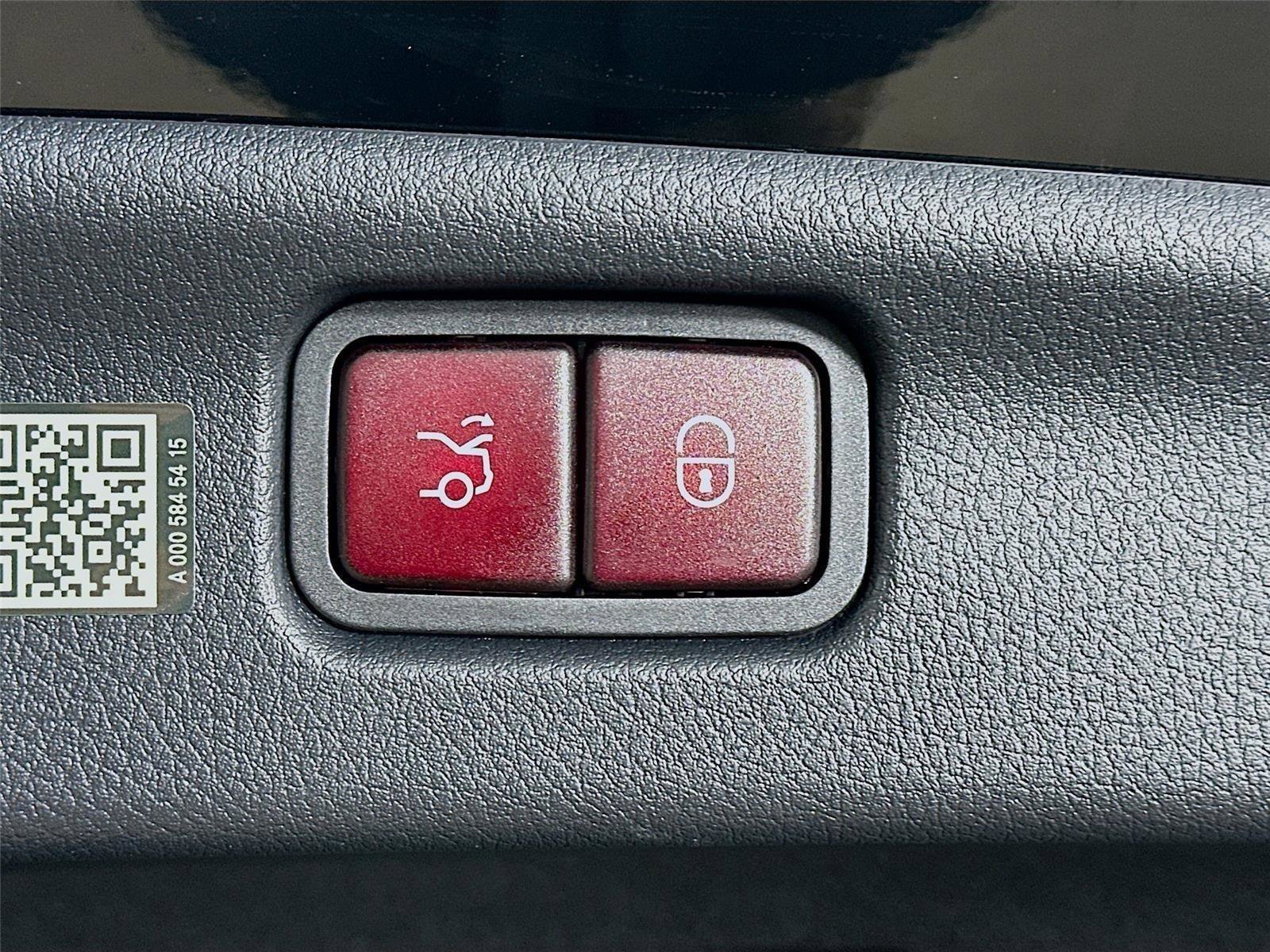 Certified 2025 Mercedes-Benz C 300 4MATIC Sedan image 35