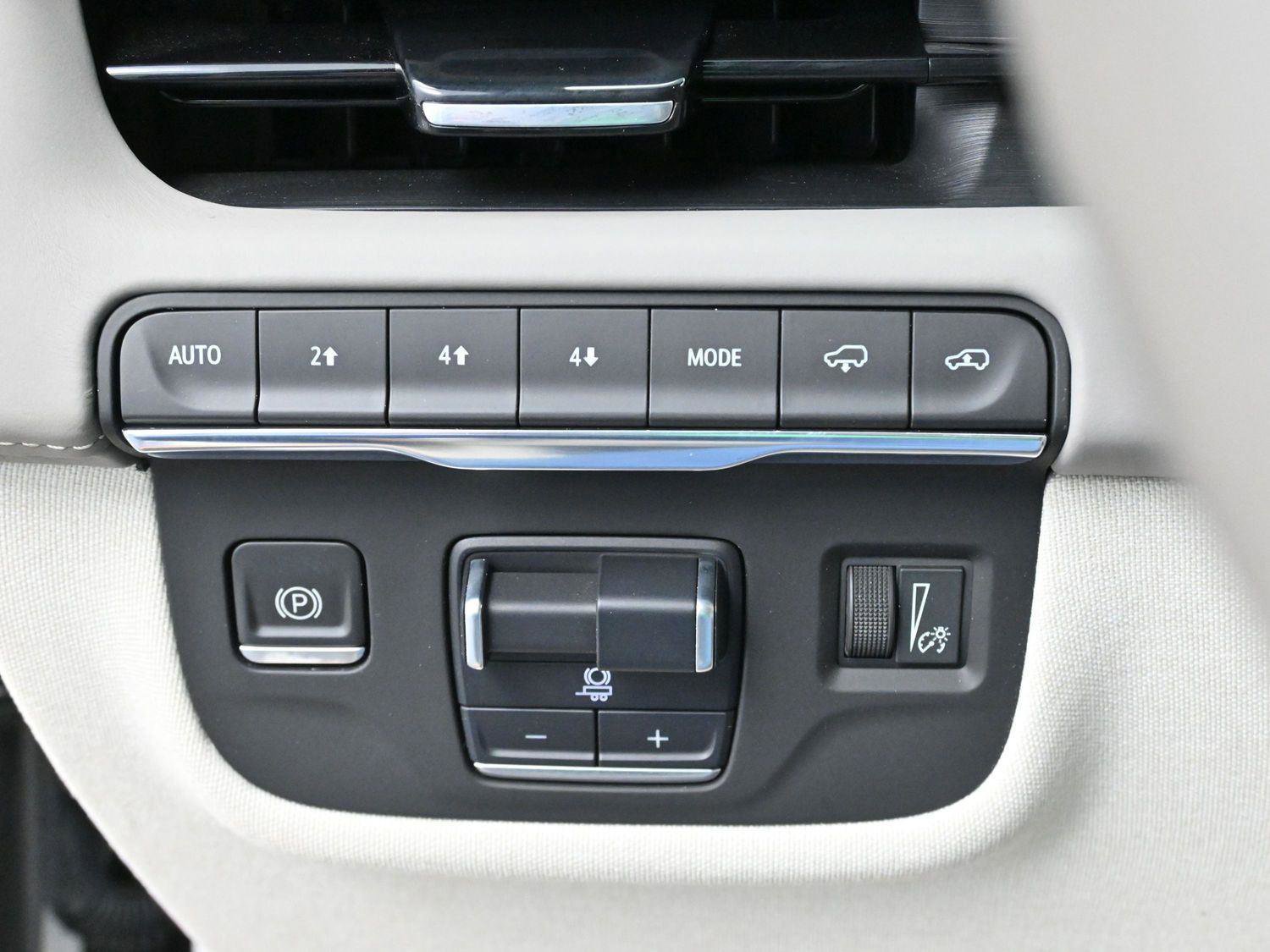 Certified 2022 Cadillac Escalade ESV Sport Platinum w/ Heavy-Duty Trailer Package image 24