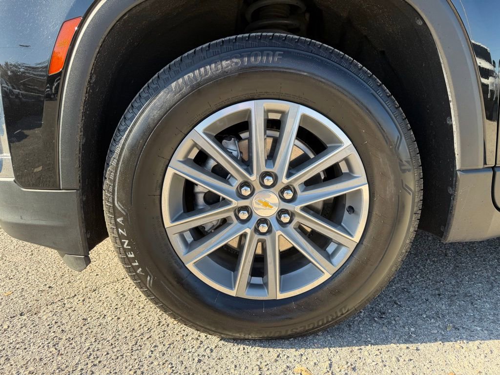 Used 2022 Chevrolet Traverse LT image 9