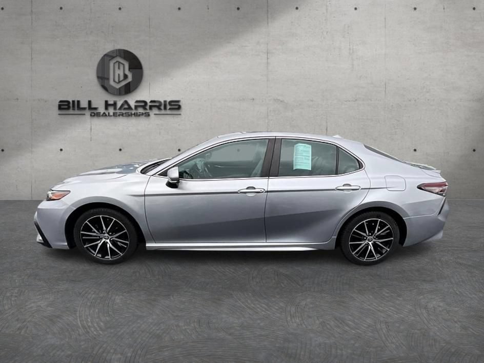 Used 2022 Toyota Camry SE FWD image 9