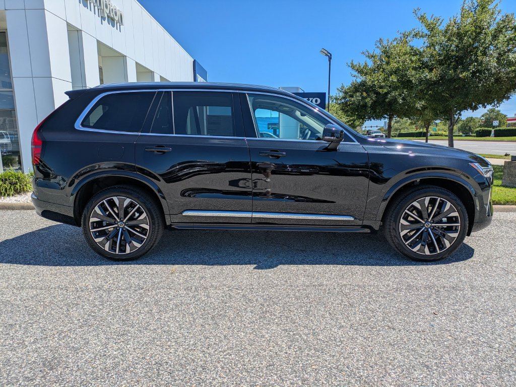 New 2026 Volvo XC90 B6 Plus w/ Protection Package Premier AWD/4WD image 3
