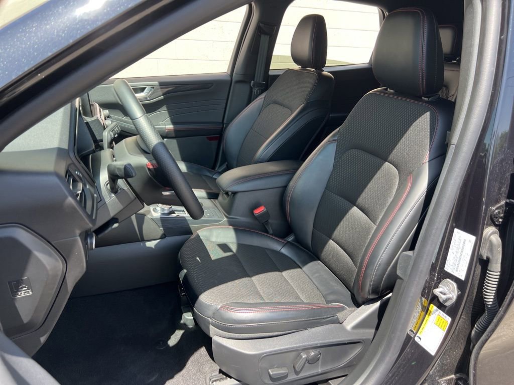 Used 2025 Ford Escape ST-Line Select image 20