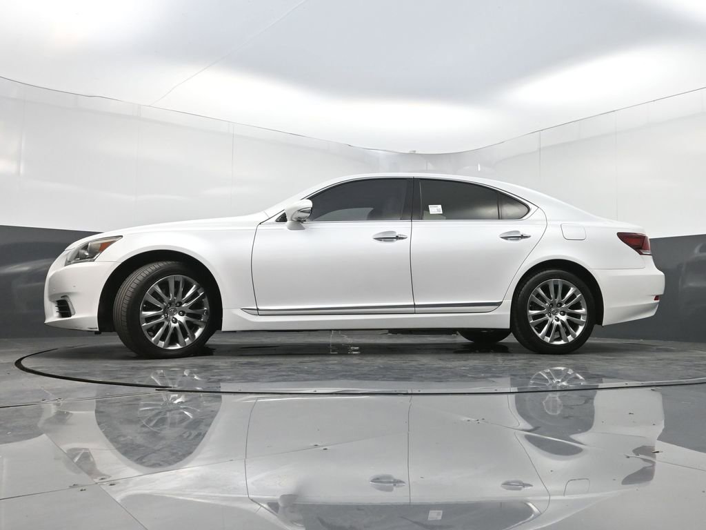 Used 2016 Lexus LS 460 w/ Comfort Package image 30
