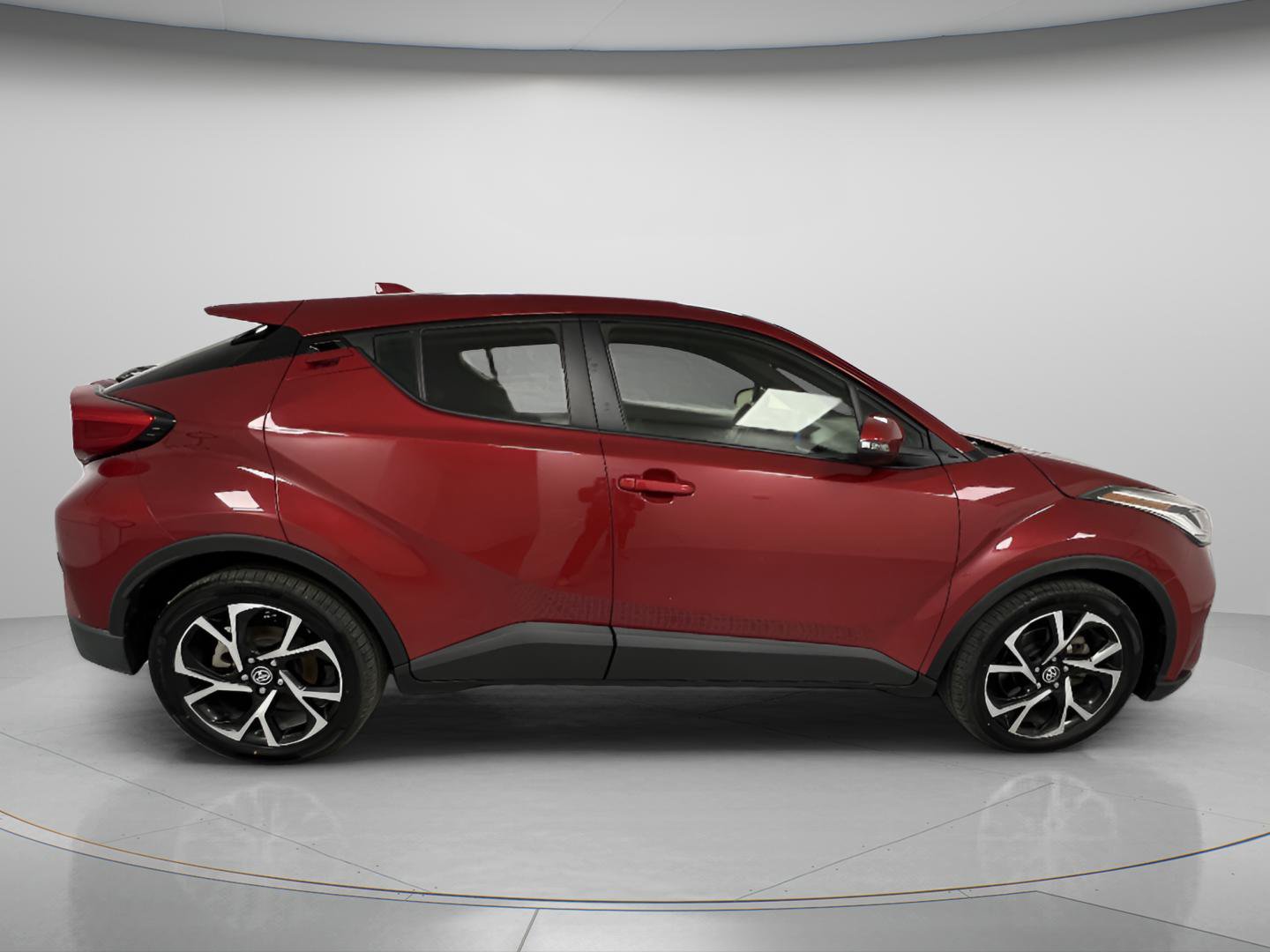 Used 2021 Toyota C-HR XLE FWD image 8