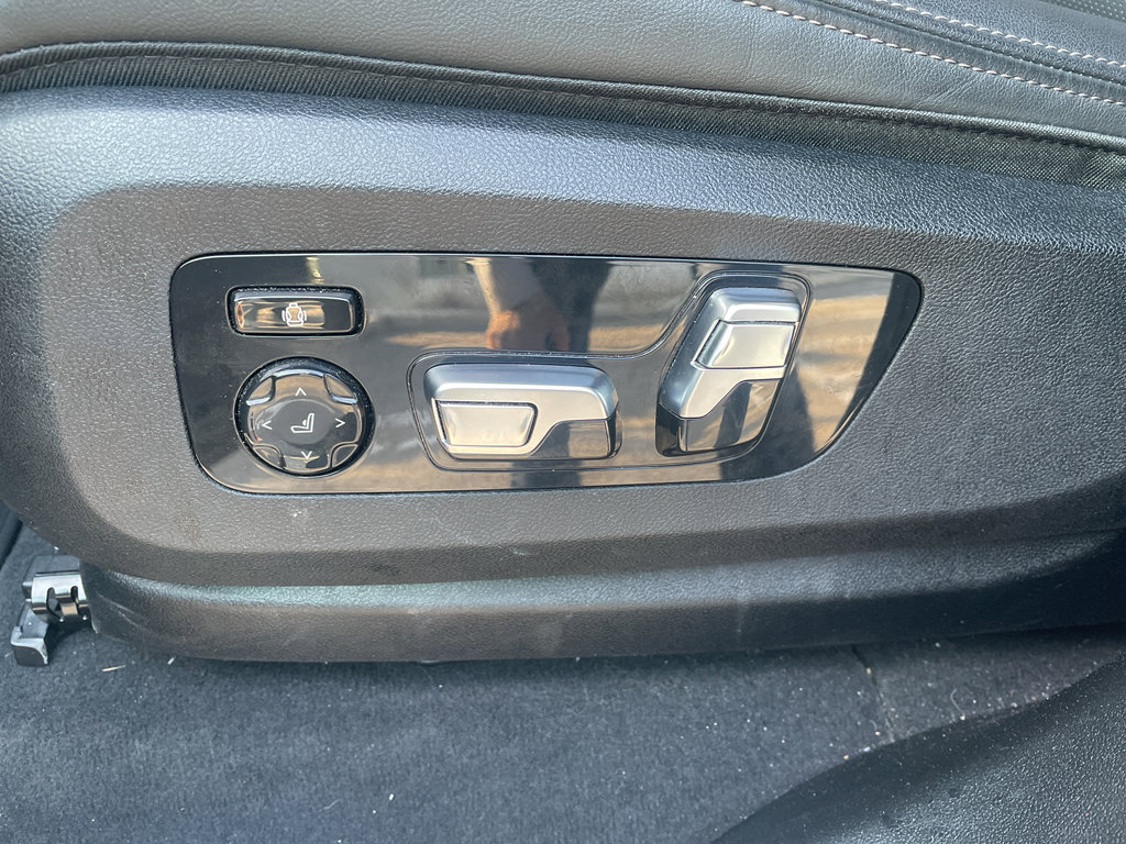 Used 2025 BMW X5 xDrive40i w/ Climate Comfort Package image 16