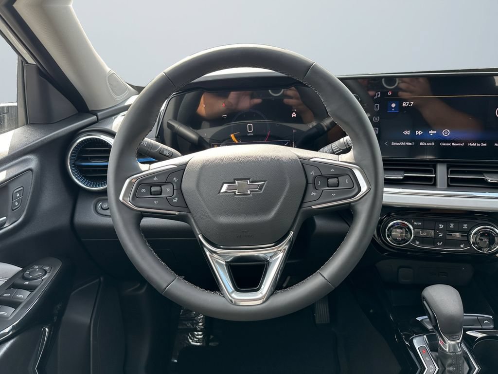 New 2026 Chevrolet Trax LT w/ Driver Confidence Package FWD image 12