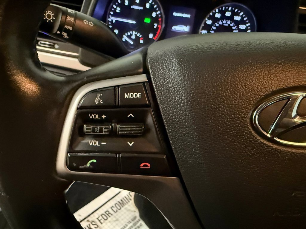 Used 2017 Hyundai Elantra Limited image 29