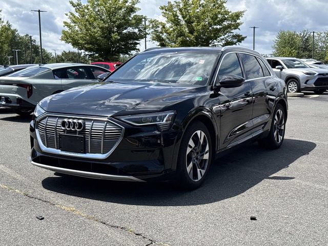 Used 2022 Audi e-tron Premium AWD/4WD image 5