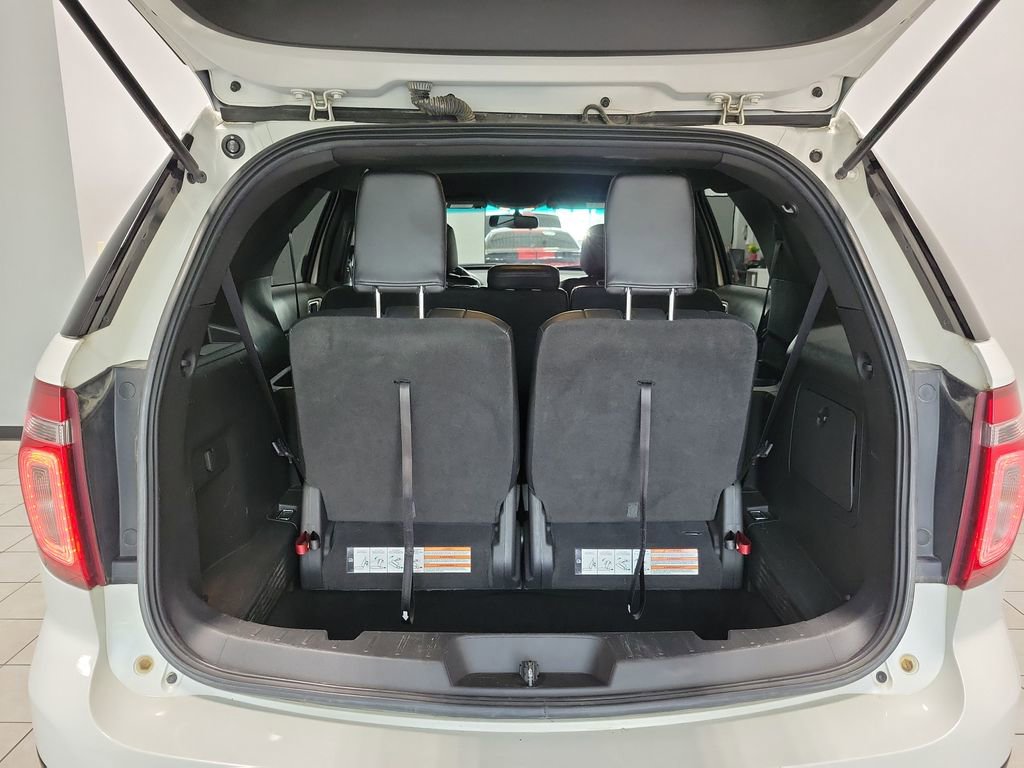 Used 2014 Ford Explorer XLT w/ Equipment Group 202A image 12
