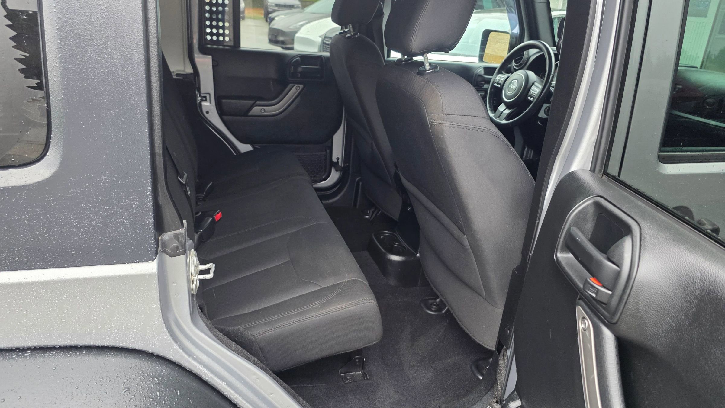 Used 2018 Jeep Wrangler Unlimited Sport S image 13