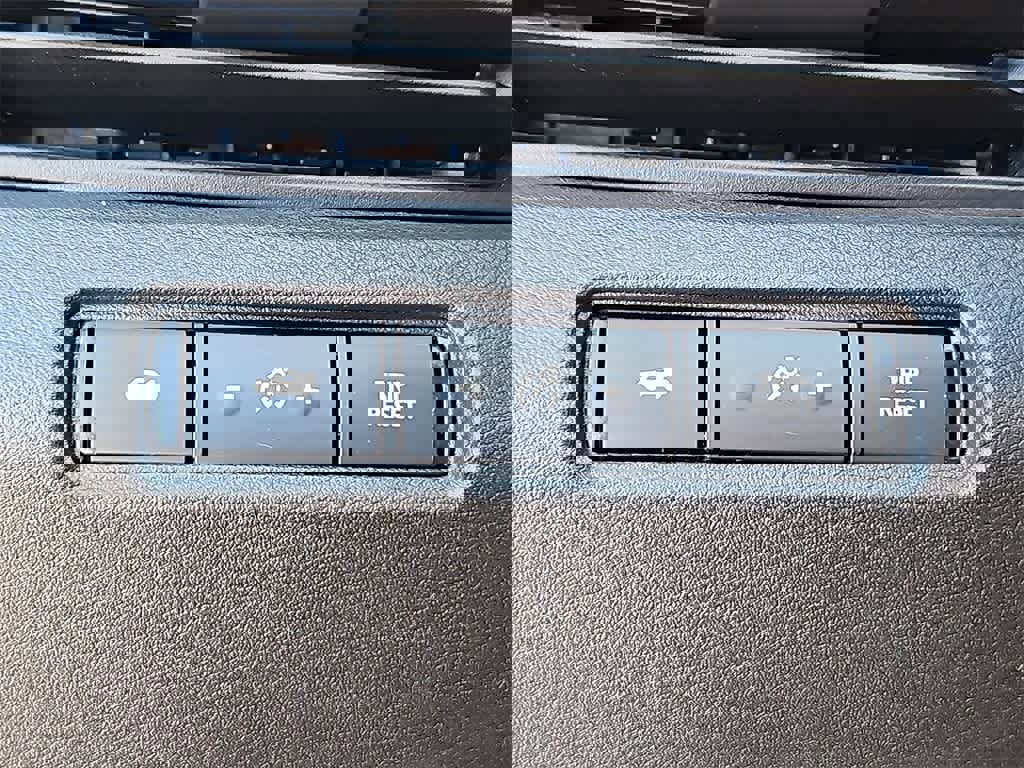 Used 2024 Nissan Altima 2.5 SV image 23