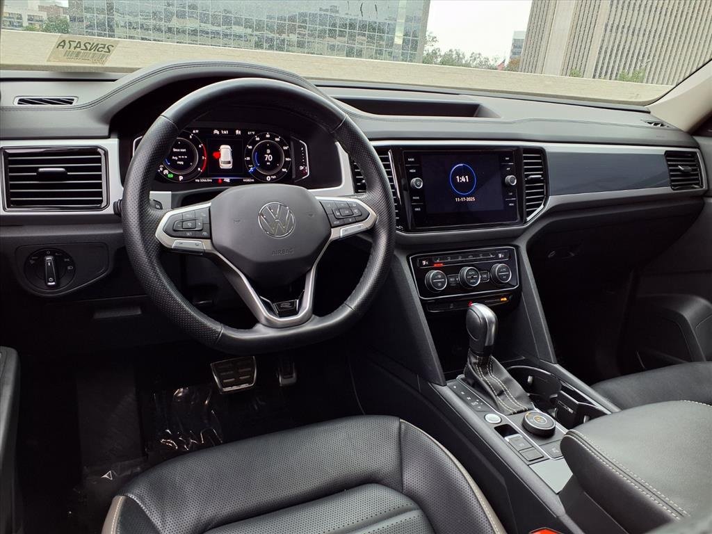Used 2022 Volkswagen Atlas SEL Premium image 11