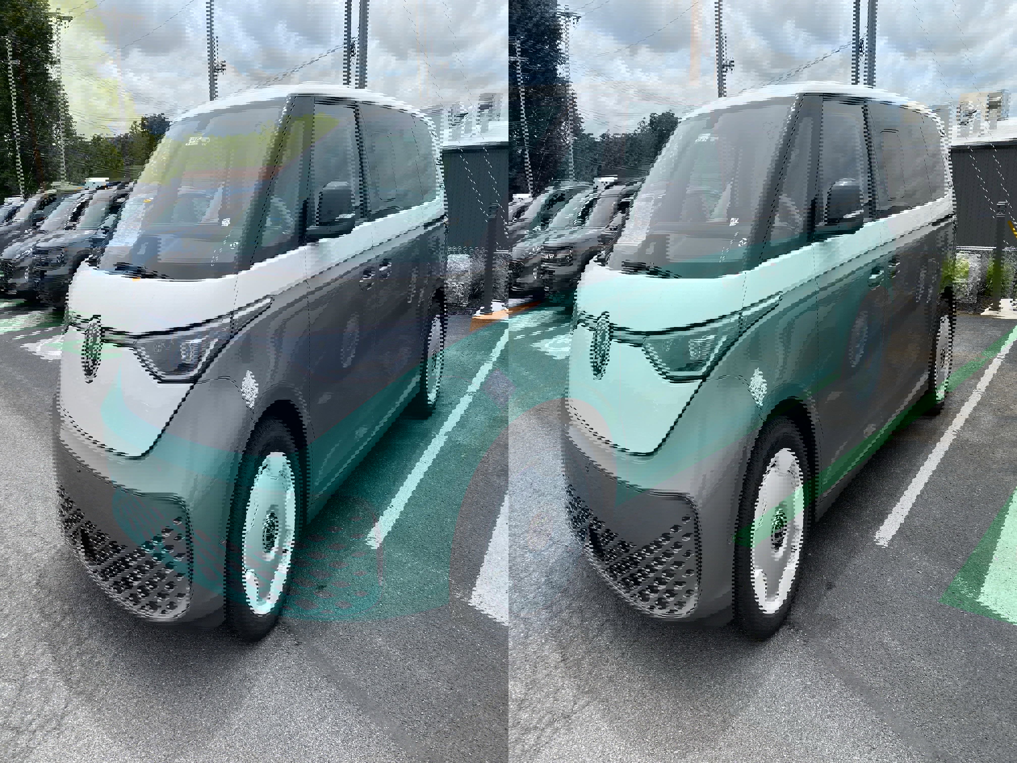 New 2025 Volkswagen ID. Buzz 1st Edition AWD/4WD image 4