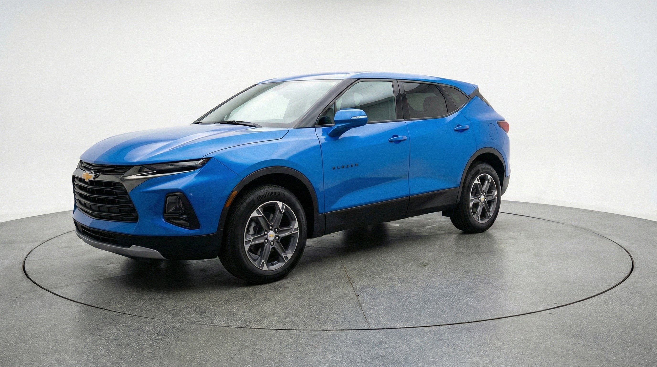 Used 2025 Chevrolet Blazer LT image 3