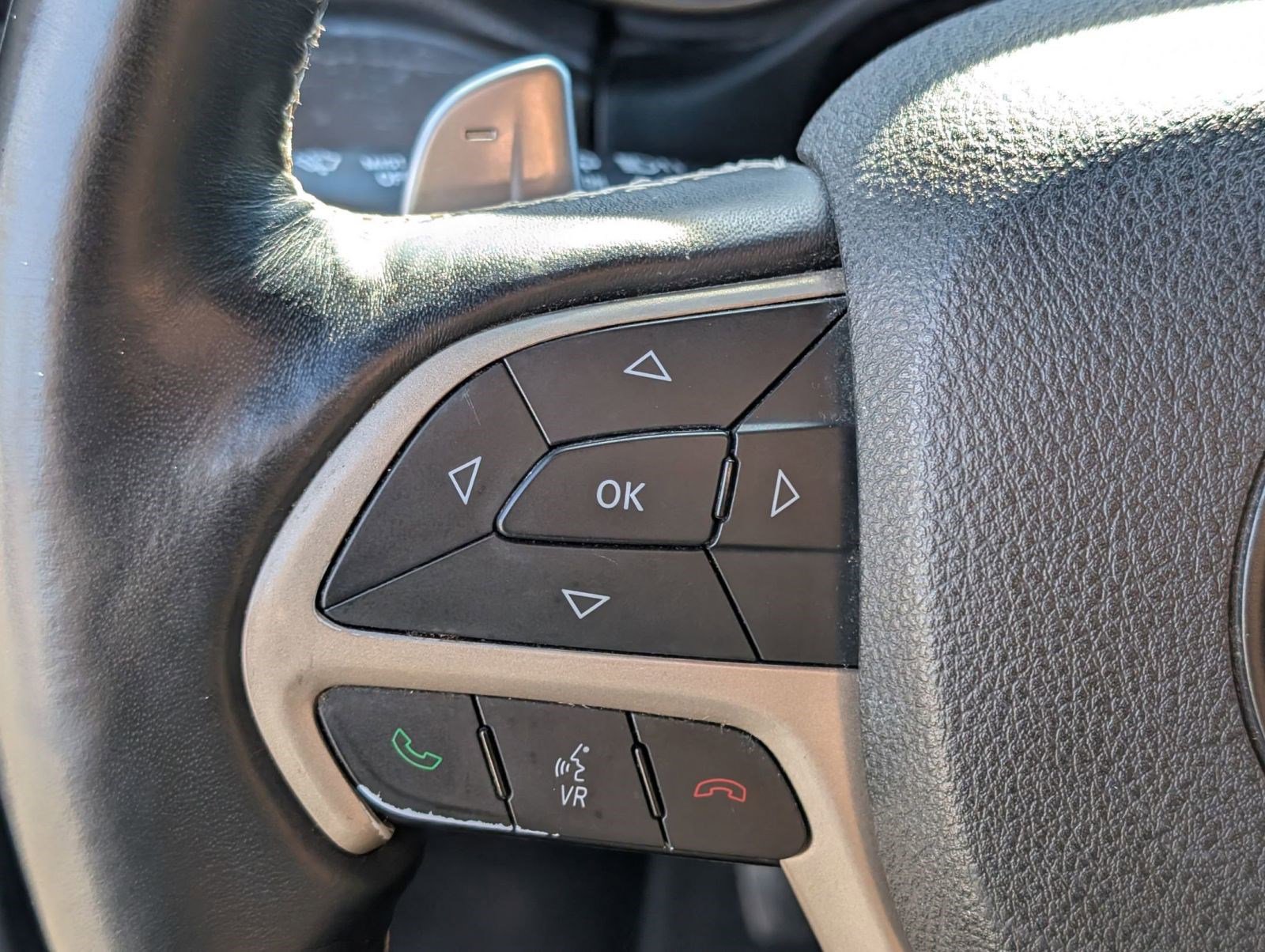 Used 2016 Jeep Grand Cherokee Limited image 19