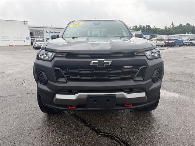 Used 2024 Chevrolet Colorado Trail Boss w/ Advanced Trailering Package AWD/4WD image 2