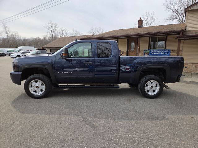 Used 2011 Chevrolet Silverado 1500 LT w/ All-Star Edition image 3