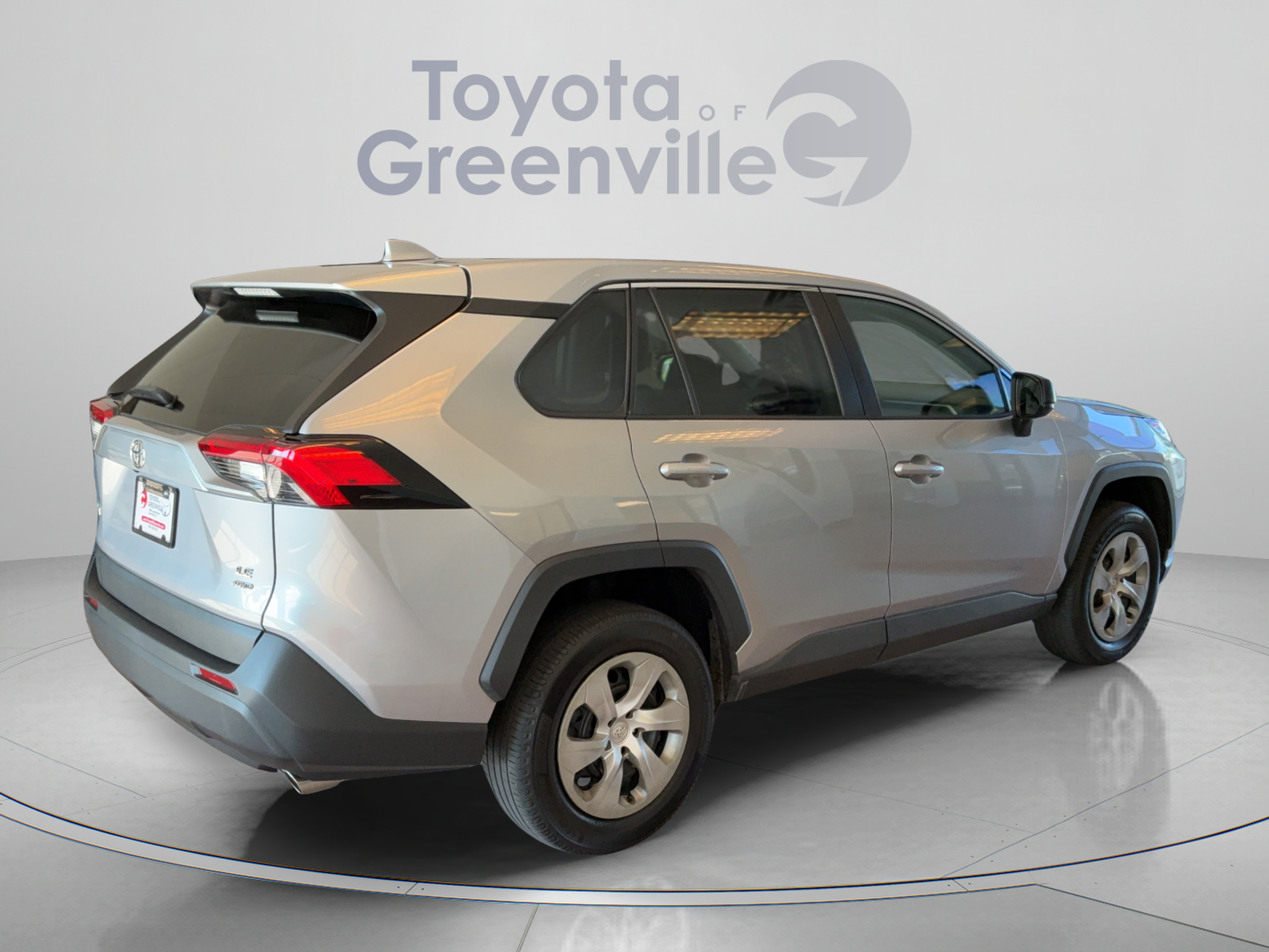 Used 2022 Toyota RAV4 LE AWD/4WD image 6
