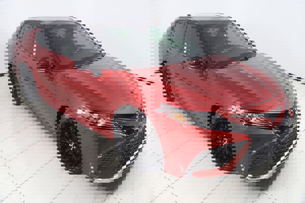 Used 2021 Toyota Camry XSE FWD image 17