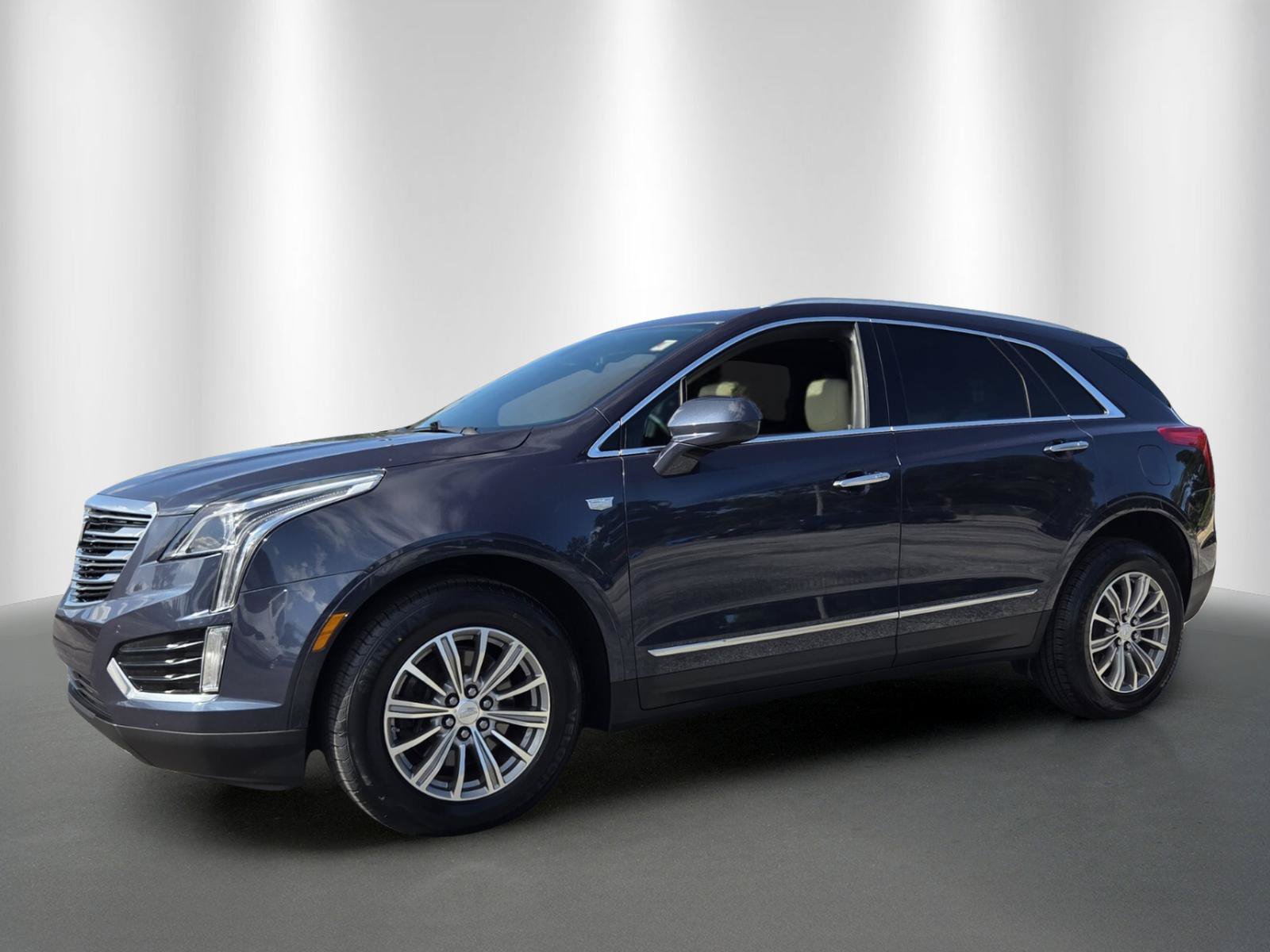 Used 2019 Cadillac XT5 Luxury FWD image 3