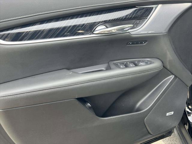 Used 2023 Cadillac XT6 Premium Luxury image 15