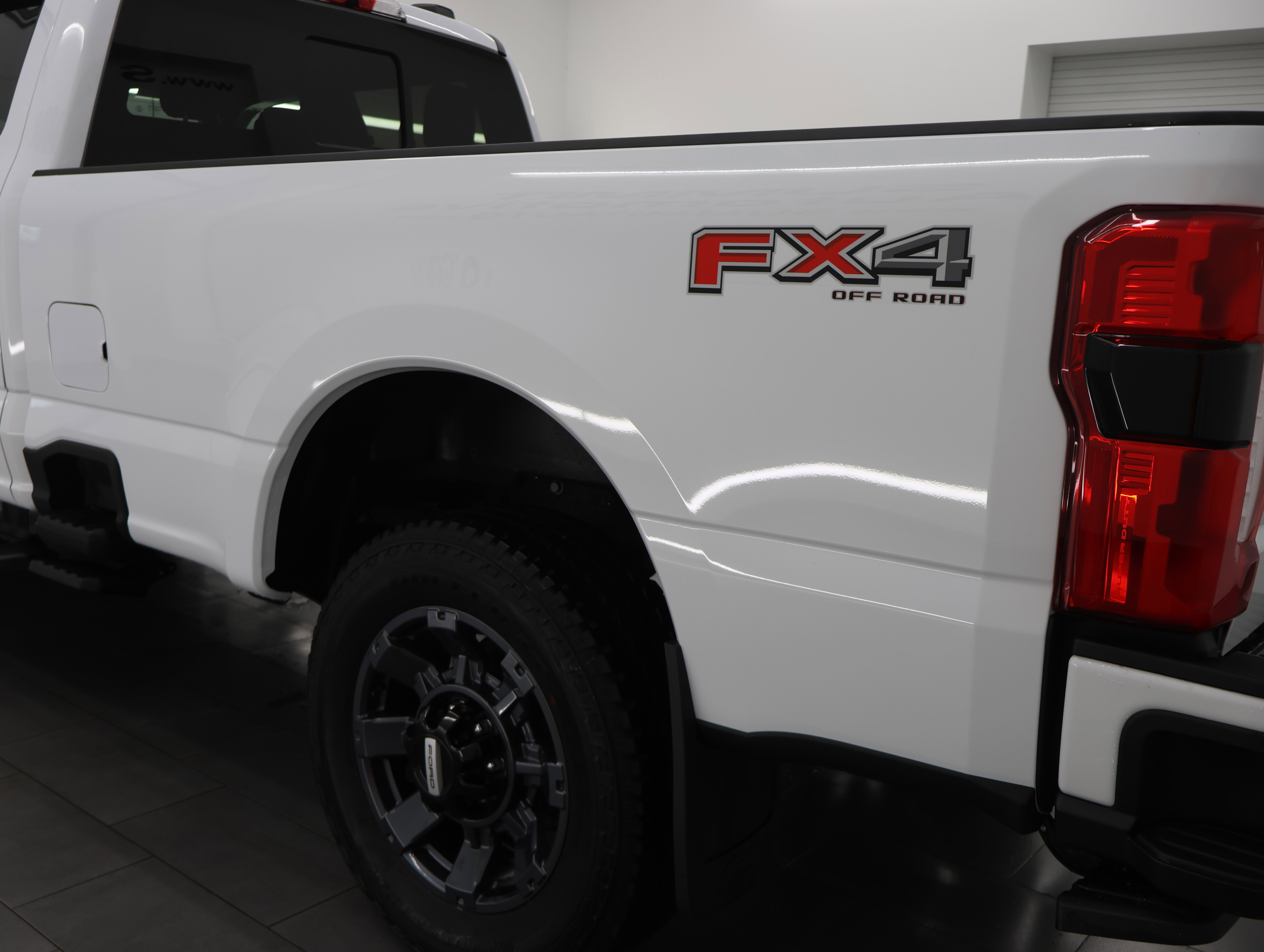 Used 2024 Ford F350 Lariat w/ Sport Appearance Package AWD/4WD image 35