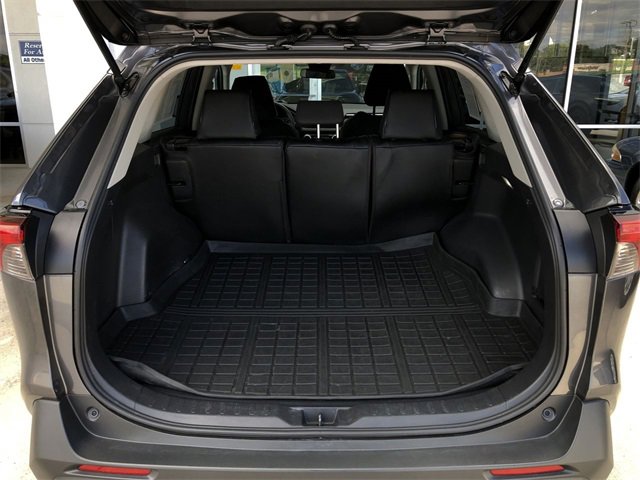 Used 2022 Toyota RAV4 LE image 28