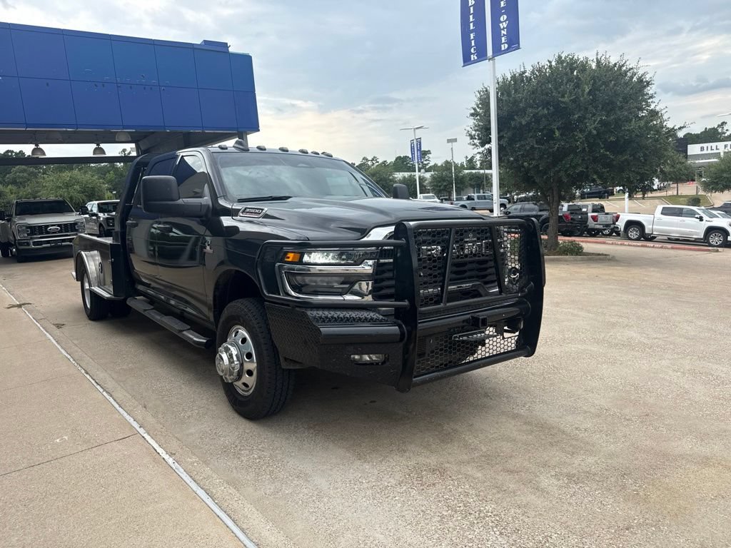 Used 2025 RAM 3500 Tradesman w/ Chrome Appearance Group AWD/4WD image 2