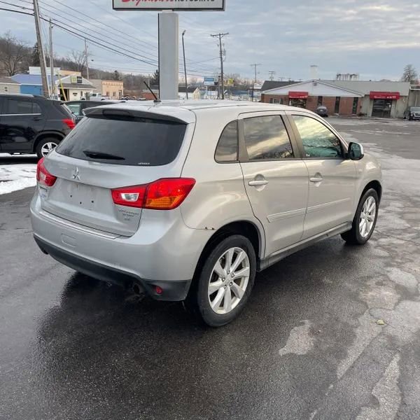 Used 2015 Mitsubishi Outlander Sport ES image 2