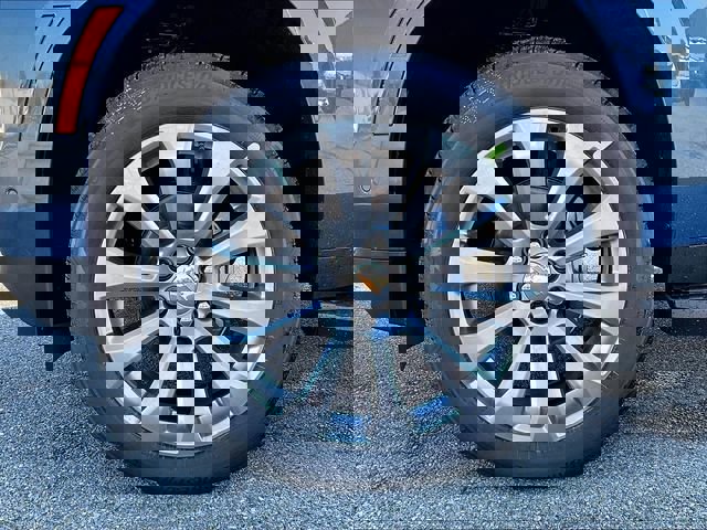 New 2026 Chevrolet Suburban Premier image 7