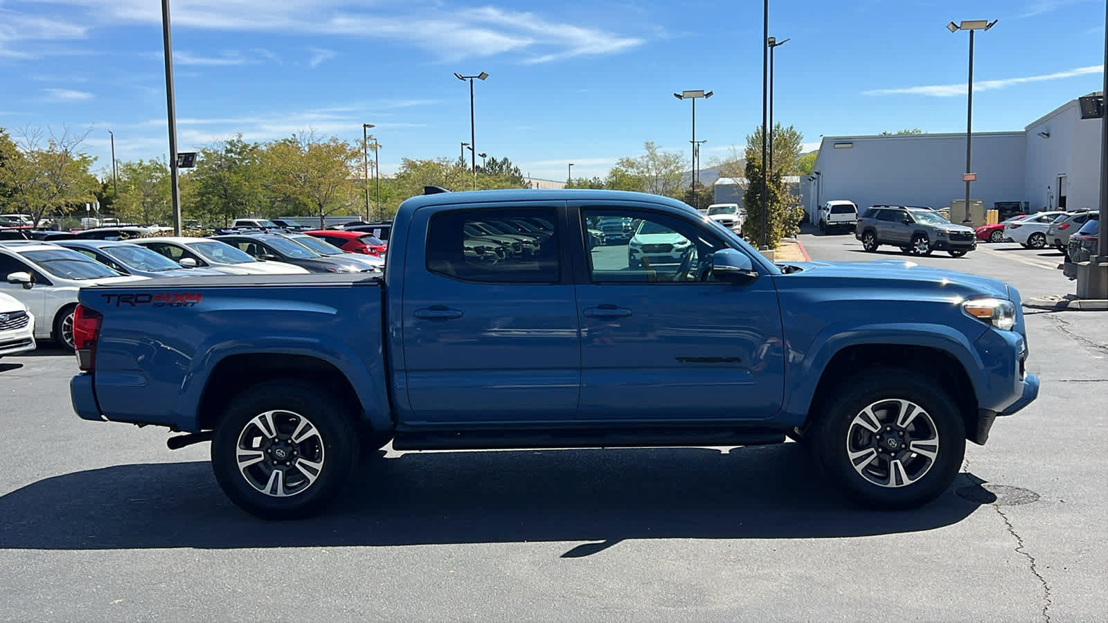 Used 2019 Toyota Tacoma TRD Sport w/ Technology Package AWD/4WD image 4