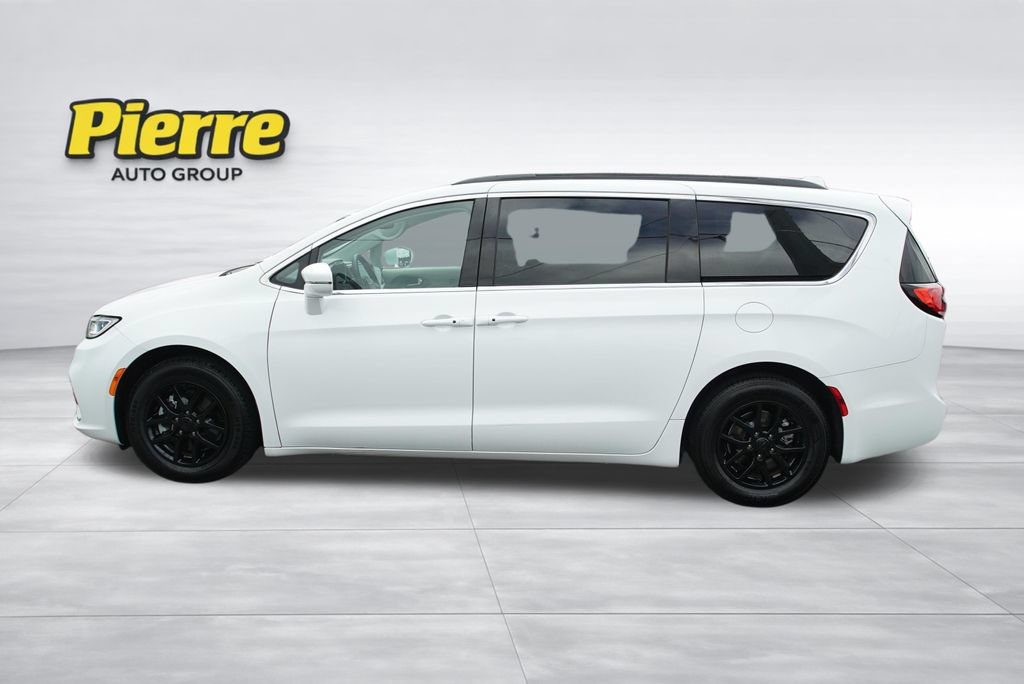 Used 2022 Chrysler Pacifica Touring-L FWD image 4