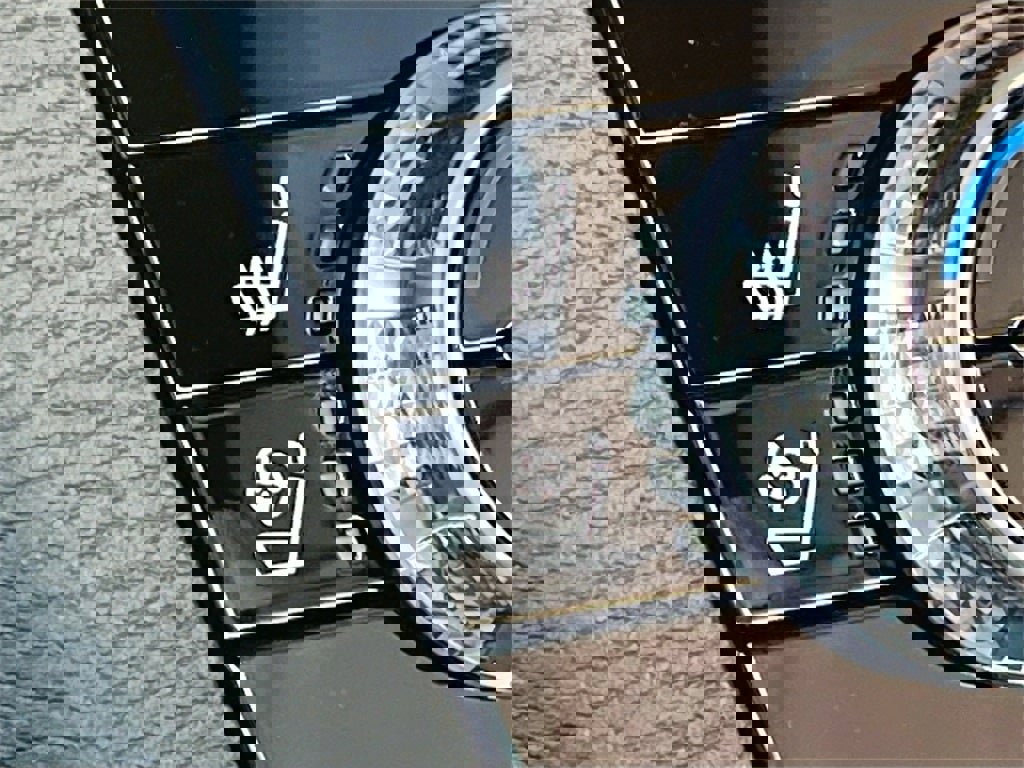 New 2026 Mitsubishi Outlander SEL image 23