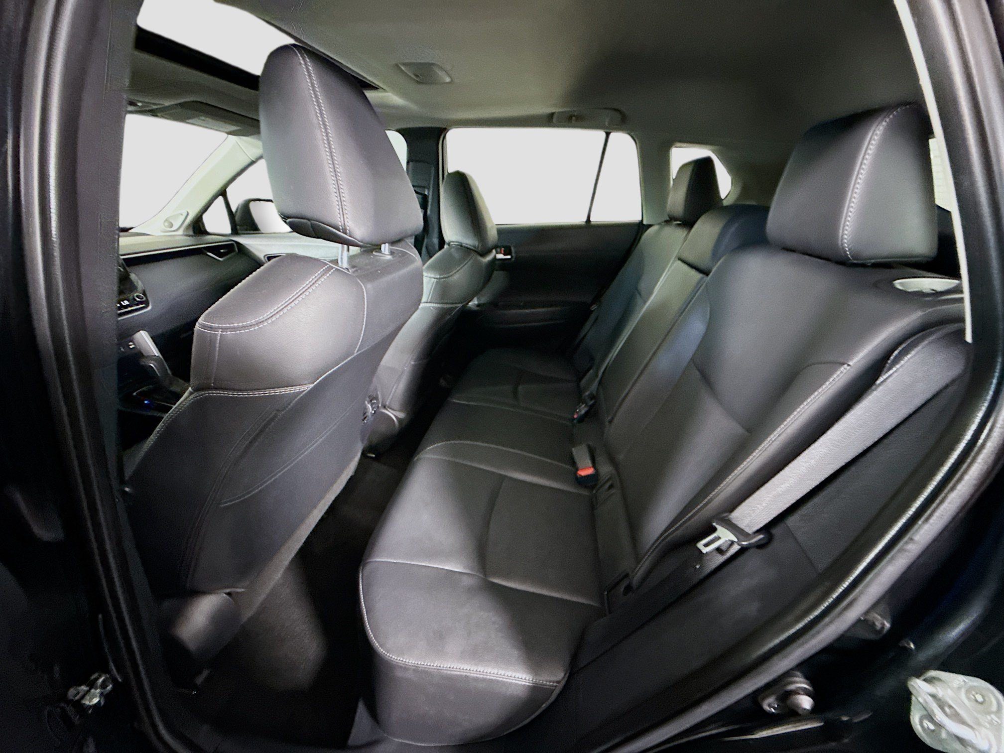 Used 2022 Toyota Corolla Cross XLE FWD image 25