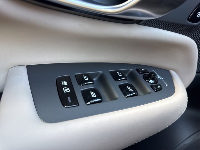 New 2026 Volvo XC90 B6 Ultra w/ Protection Package Premier image 20