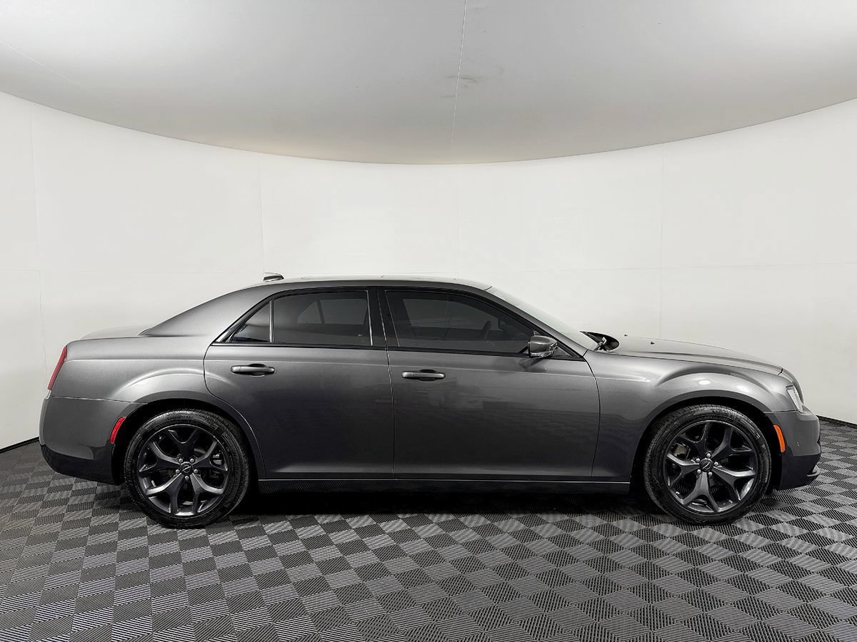 Used 2023 Chrysler 300 S RWD image 7