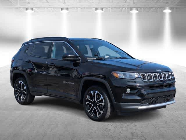 Used 2023 Jeep Compass Limited w/ Sun and Sound Group AWD/4WD image 2