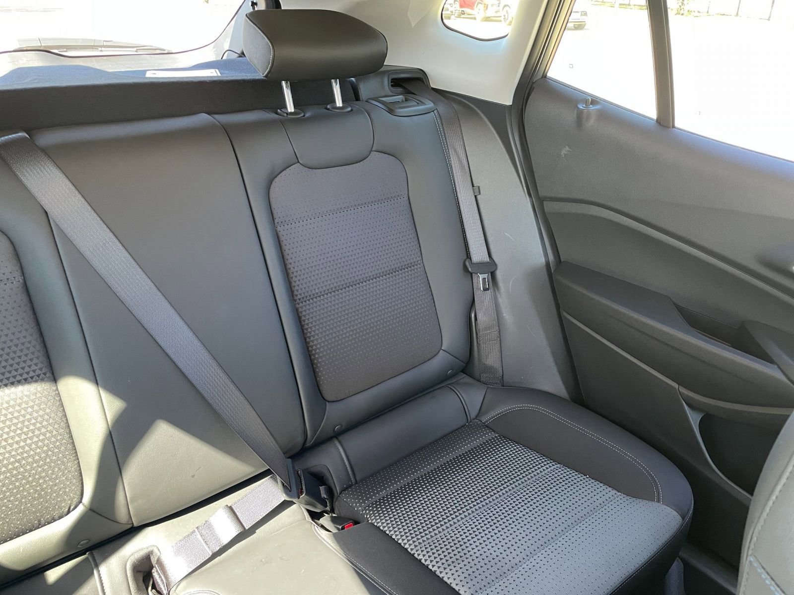 Used 2025 Chevrolet Trax LT w/ LT Convenience Package image 40