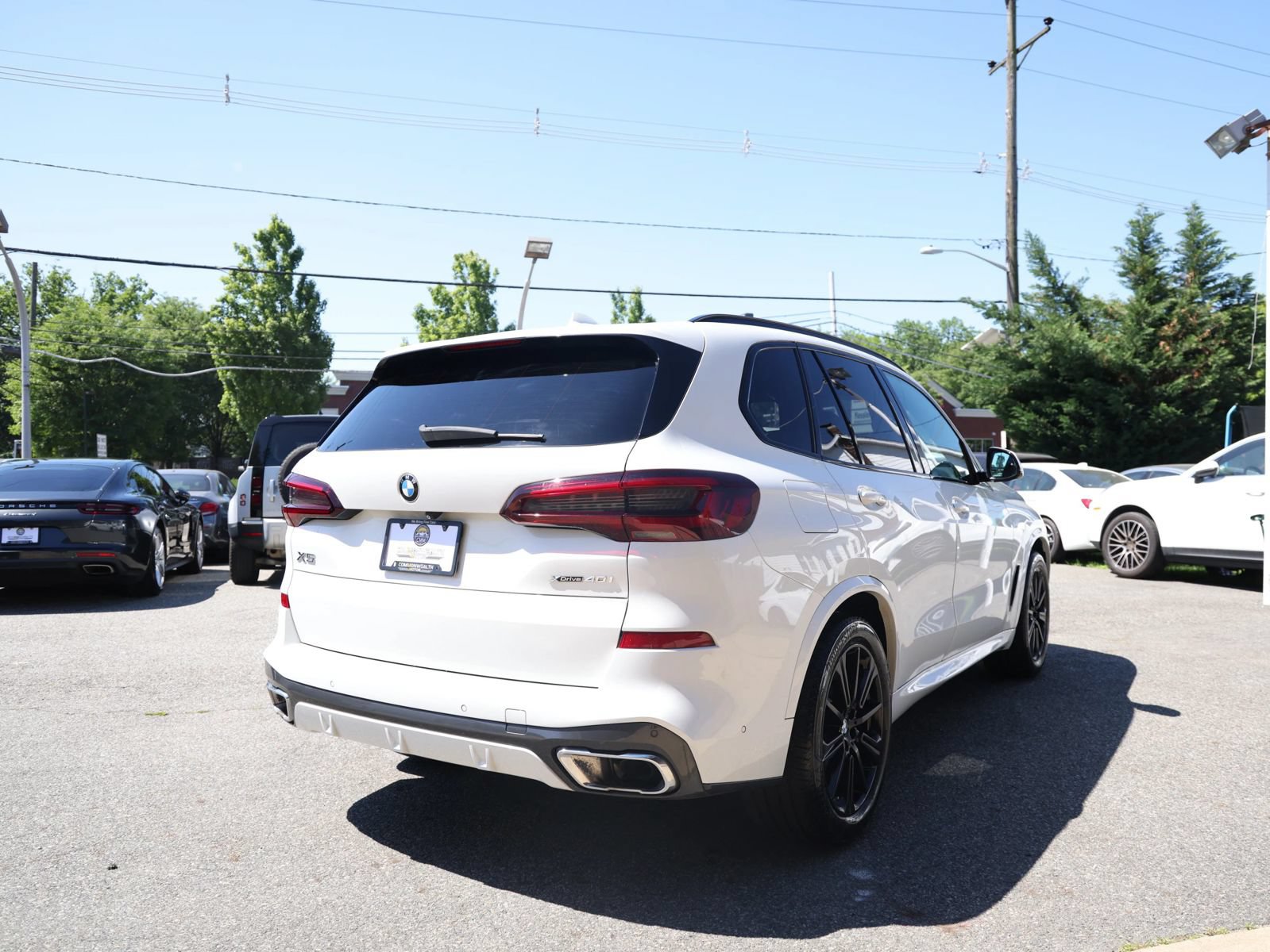 Used 2021 BMW X5 xDrive40i w/ M Sport Package AWD/4WD image 6