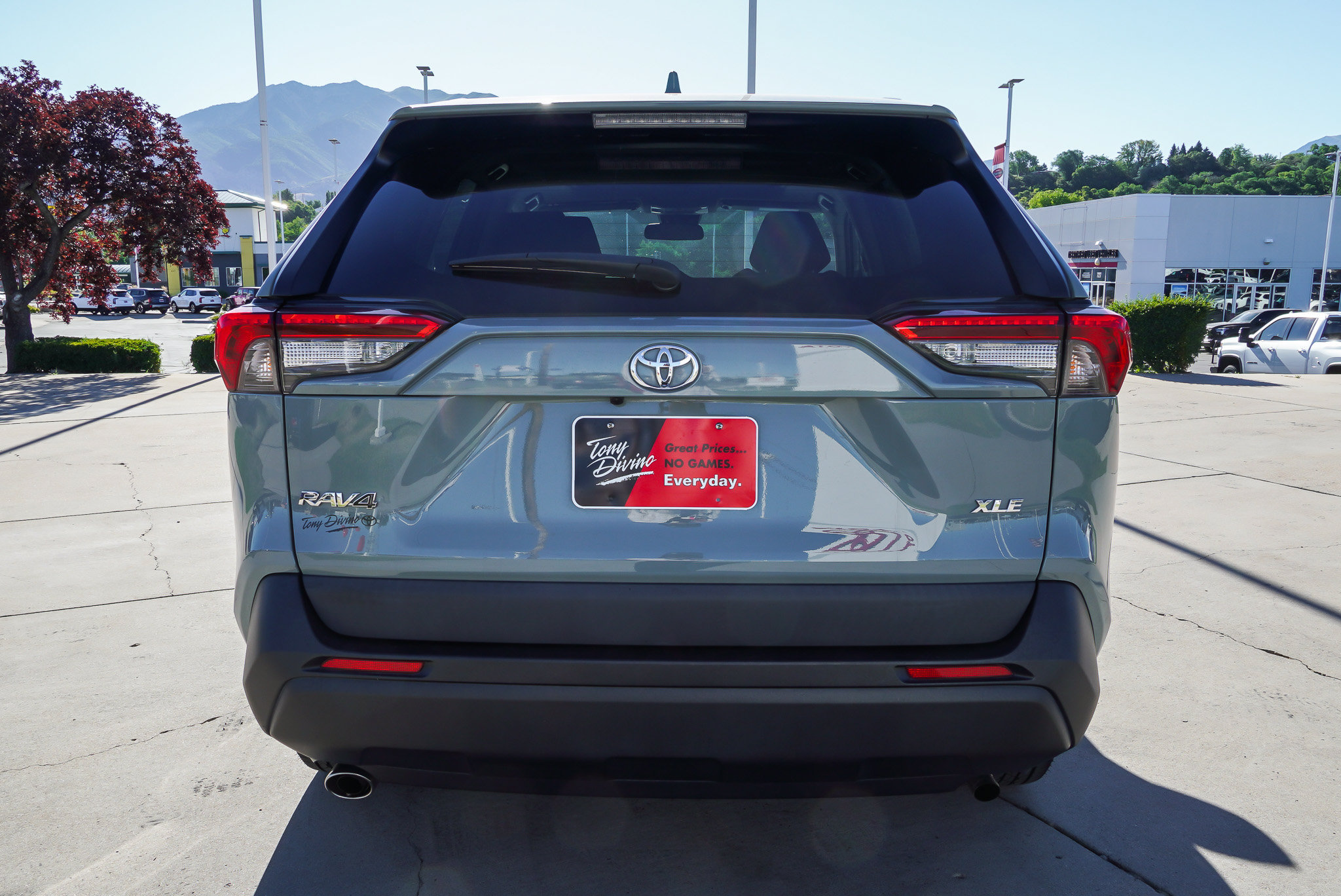 Certified 2021 Toyota RAV4 XLE w/ Convenience Package FWD image 7