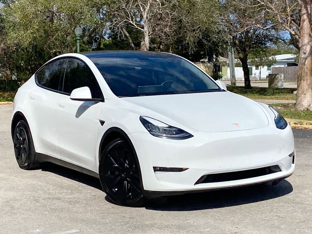 Used 2022 Tesla Model Y Long Range image 5