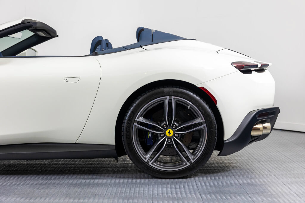 Certified 2024 Ferrari Roma Spider RWD image 14
