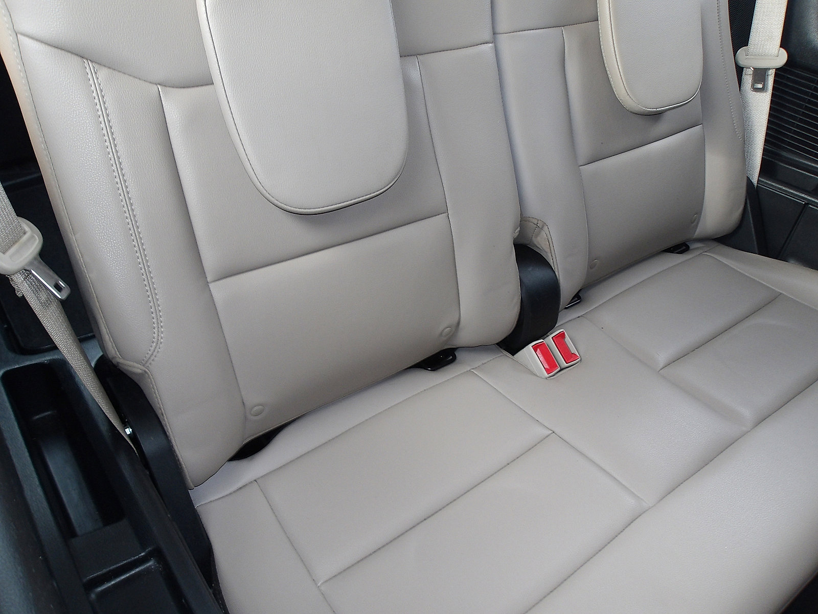 Used 2023 Ford Explorer Limited image 11