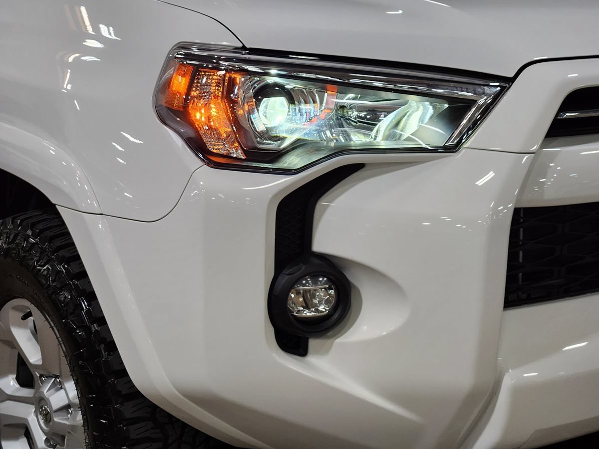 Used 2023 Toyota 4Runner SR5 AWD/4WD image 13