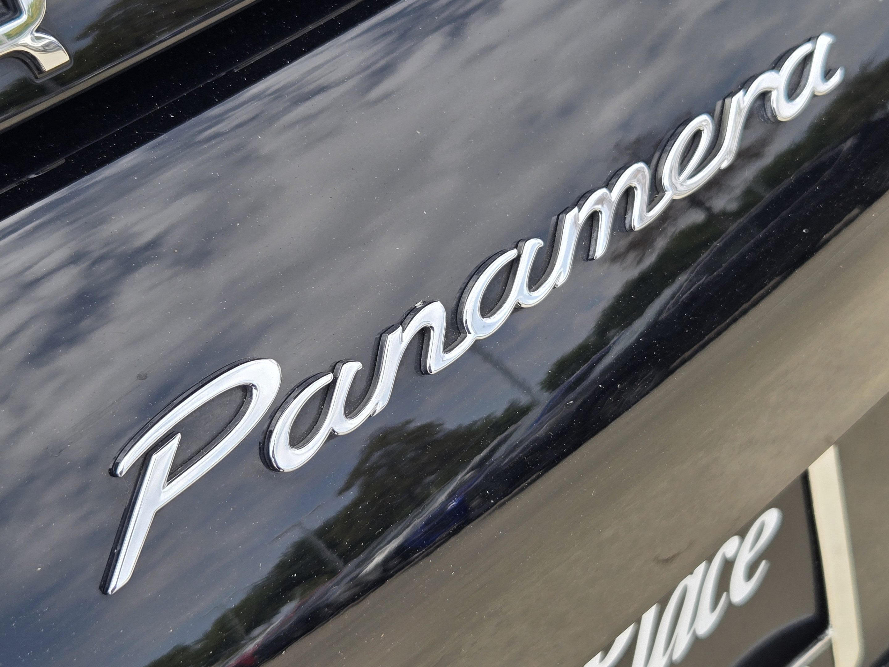 Used 2017 Porsche Panamera image 36