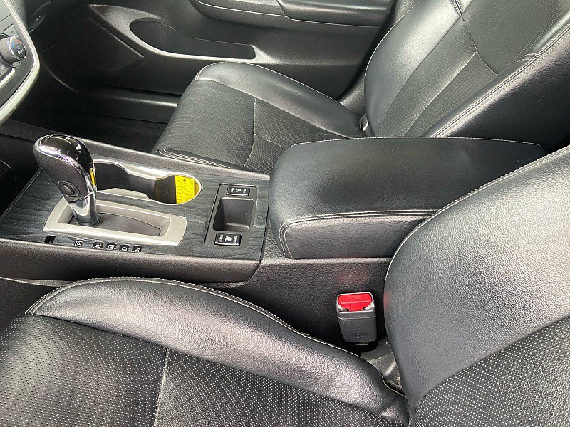 Used 2016 Nissan Altima 2.5 SL w/ Moonroof Package FWD image 11